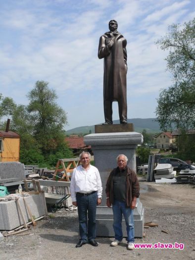 Паметникът на Патриарха отпътува за Рим