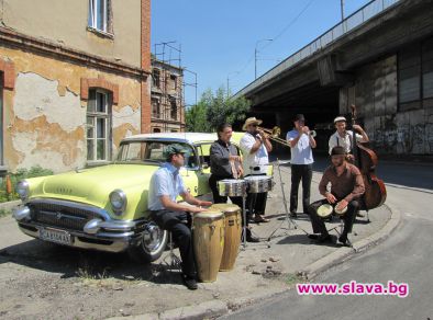 Tumbaito и Калин Вельов с нов летен хит за фестивала 