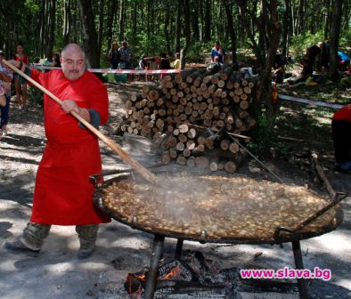 Ути Бъчваров пръска 10 бона за събор