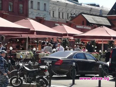 Президентът и съпругата му на кафе в центъра на Москва