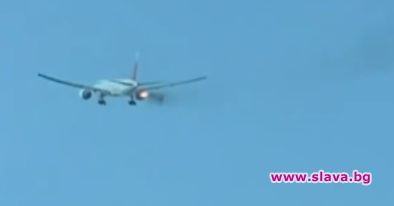 Самолет Бойнг 777 се запали в небето над Лос Аджелис