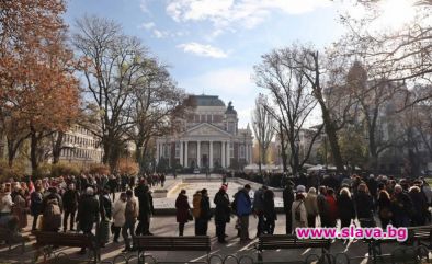 Опашка от опечалени за последно сбогом с Ламбо