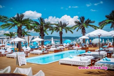 Kikki beach на Слънчев бряг изкопира световната верига Nikki beach