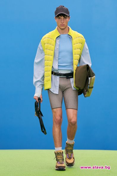 Български модел дефилира за Jacquemus