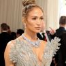 JLo без грим и прическа на МетГала: Нова мода