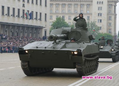 slava.bg : Военен парад 6 май 2008