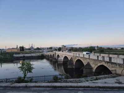 slava.bg : Всичко на български, най-голямата джамия в Европа и тиган за Гинес: Одрин